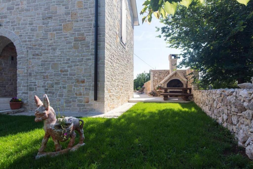 Stone House Iva Villa Кралевица Екстериор снимка